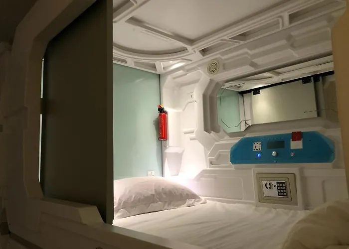 Oh My Pods Hostel Singapore