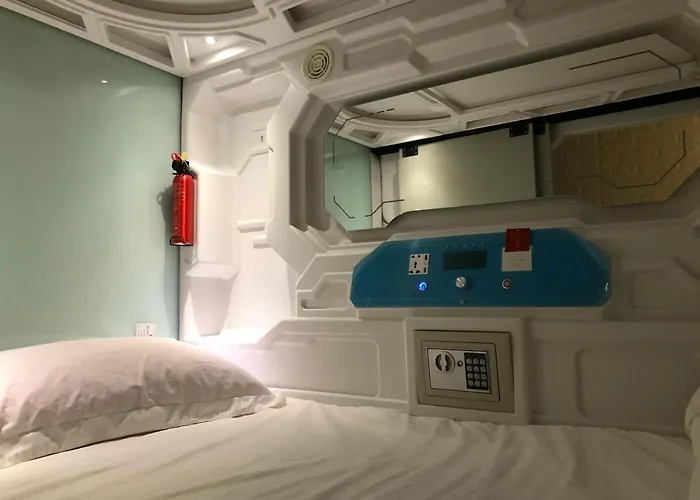 Oh My Pods Hostel Singapore